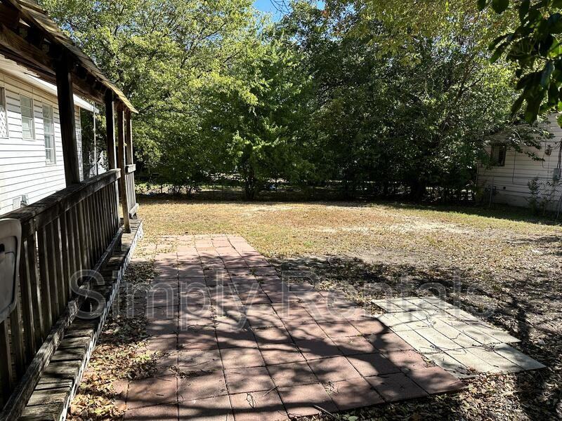 3211 Poplar St - Photo 5 of 27