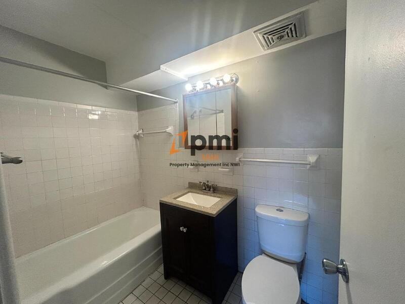 111 Harrington Ave #3 - Photo 6 of 9