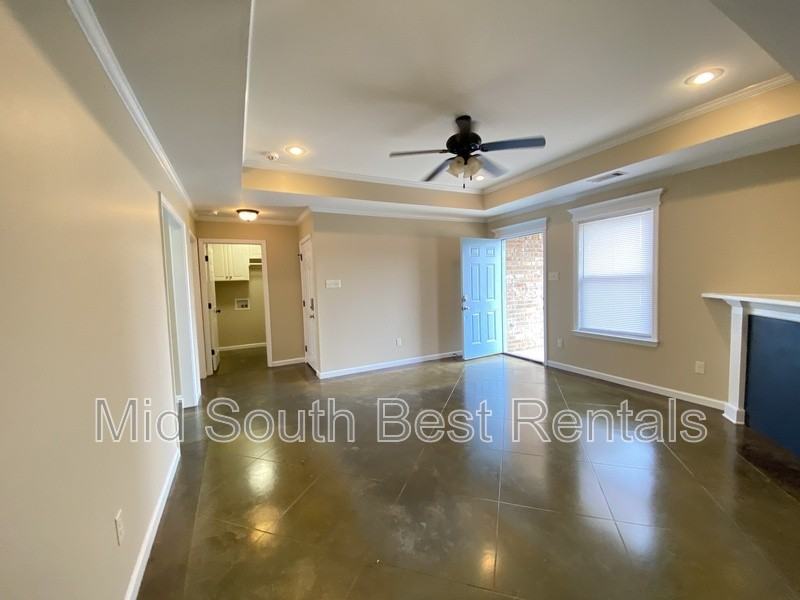 104 Spruce St - Photo 3 of 15