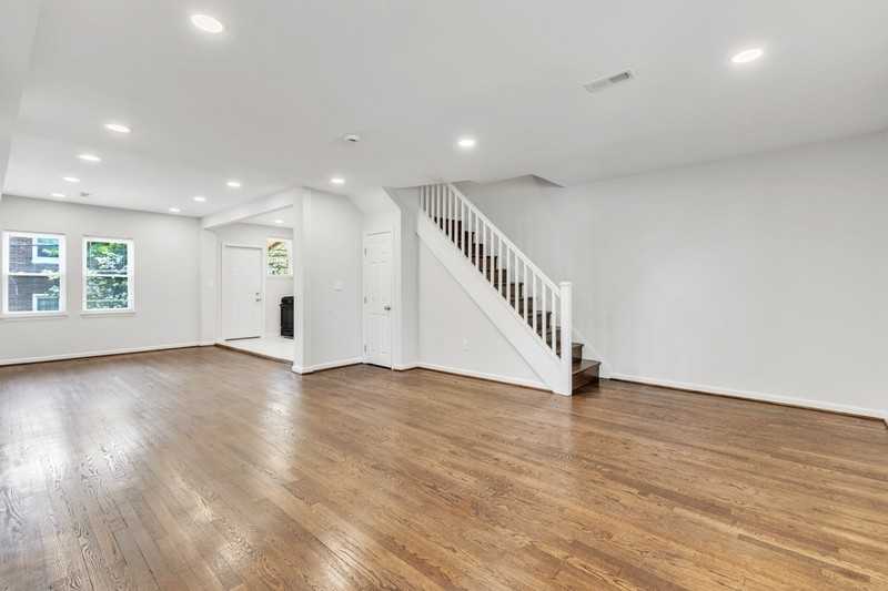 731 Mount Holly St - Photo 4 of 42