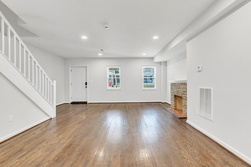 731 Mount Holly St - Photo 6 of 42