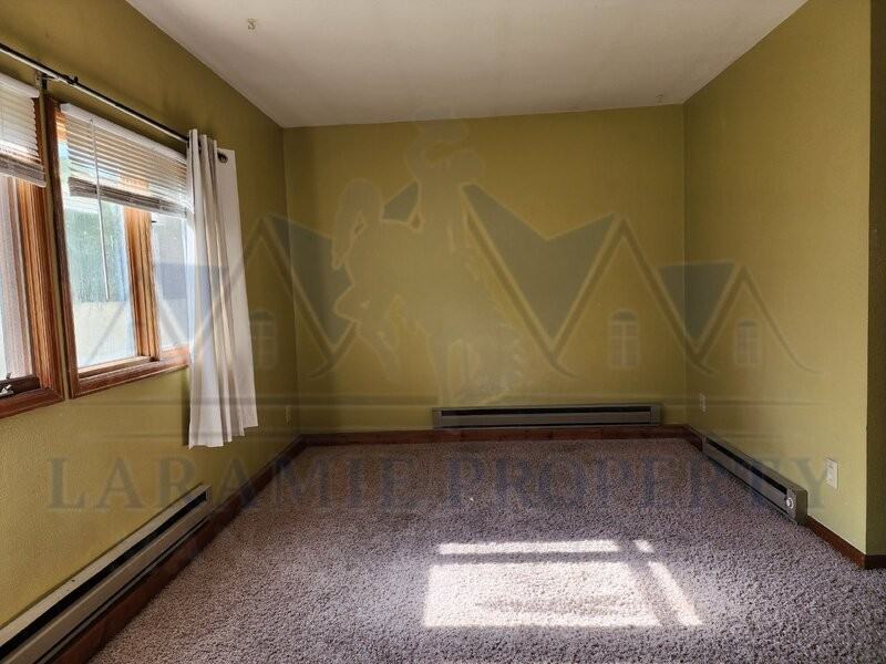 358 N 5th St #D - Photo 4 of 12