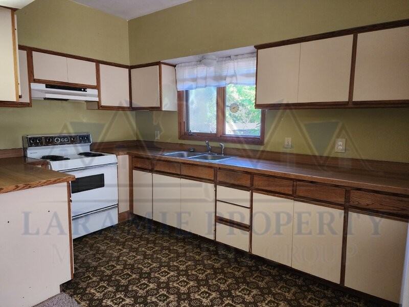 358 N 5th St #D - Photo 5 of 12