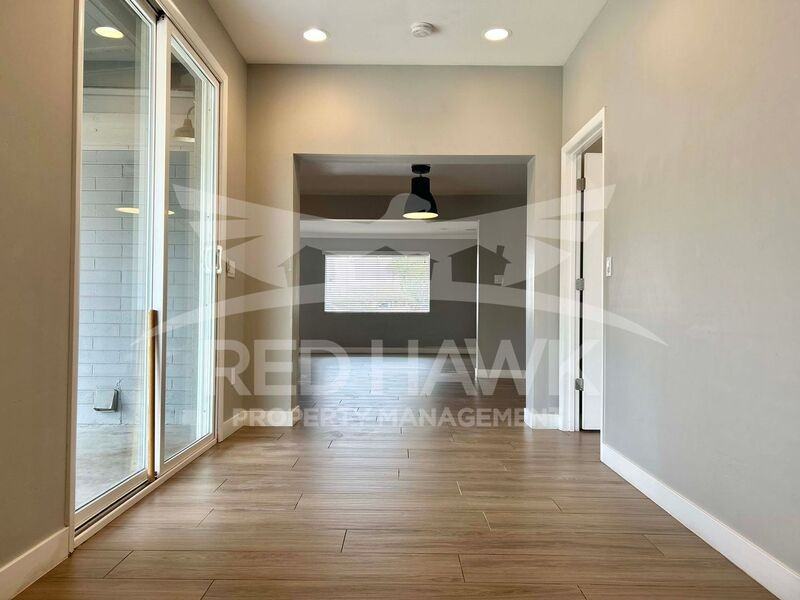 909 W 17th Pl - Photo 7 of 22