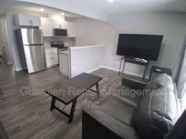 featured image of 215 Langworthy St #7