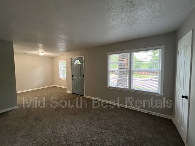 521 E Shelby Dr - Photo 2 of 13