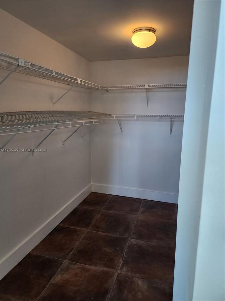 16558 Northeast 26th Place ##4J - Photo 6 of 19