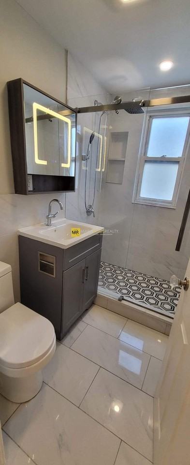 Washington St #3L - Photo 5 of 7