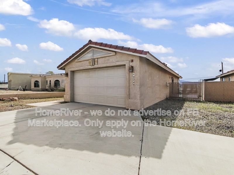 2240 Sahara Dr #101 - Photo 2 of 23