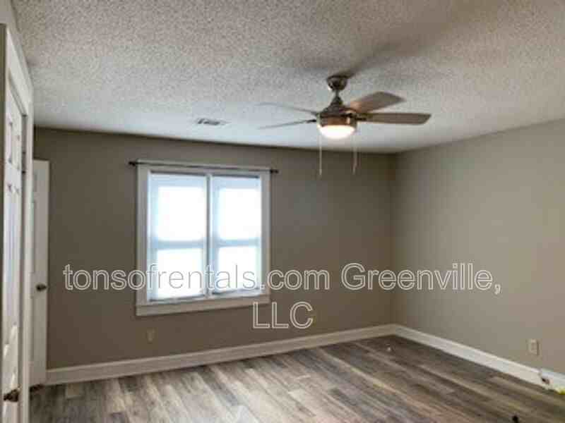 414 Randall St #A - Photo 7 of 9