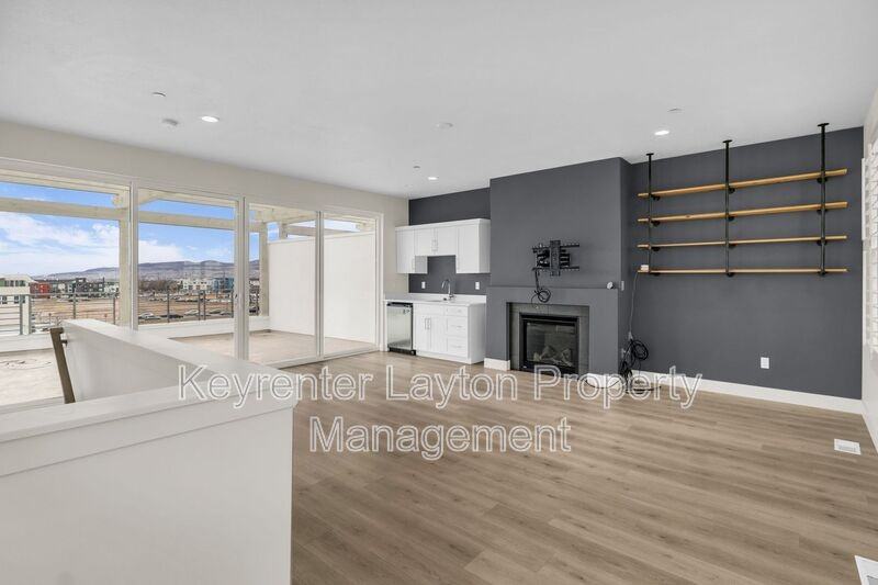 5141 W Rambutan Way - Photo 3 of 46