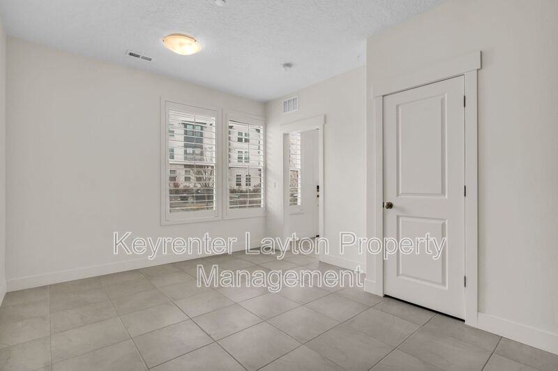 5141 W Rambutan Way - Photo 7 of 46