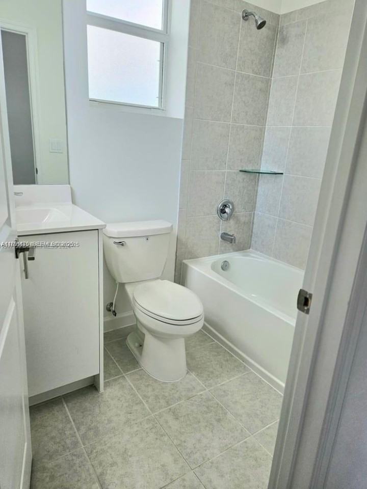 29221 Southwest 162nd Court - Photo 5 of 18