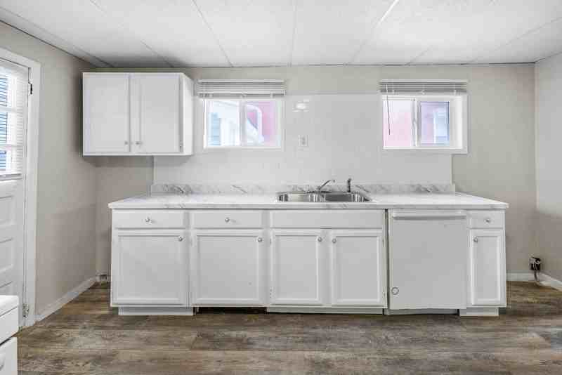 1534 5th Ave - Photo 2 of 36