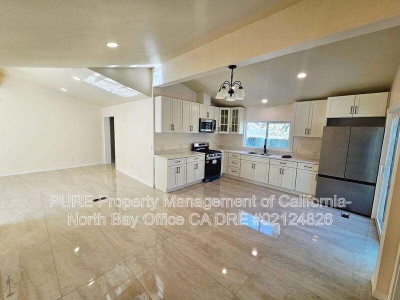 937 N Oak St - Photo 4 of 19