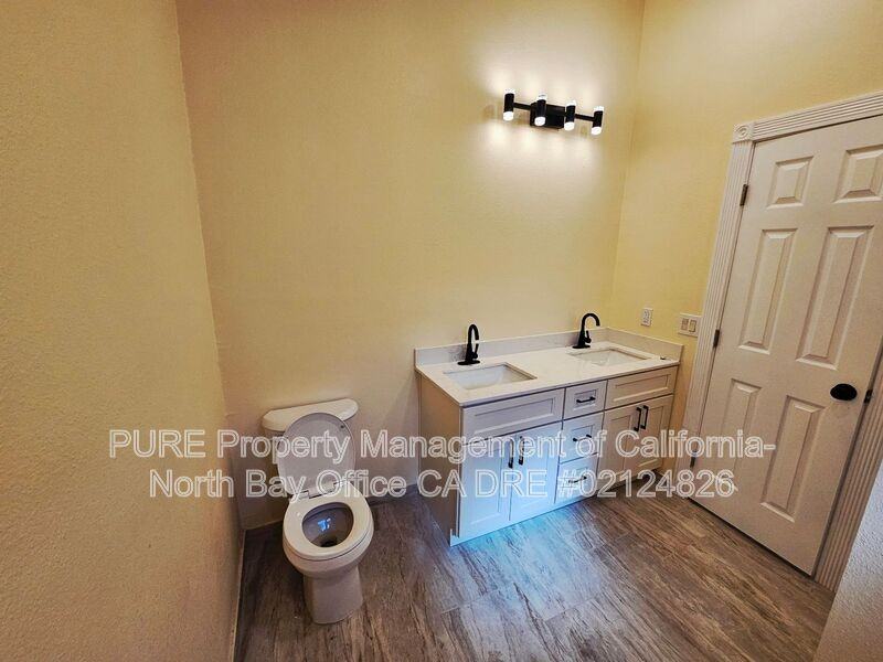 937 N Oak St - Photo 7 of 19