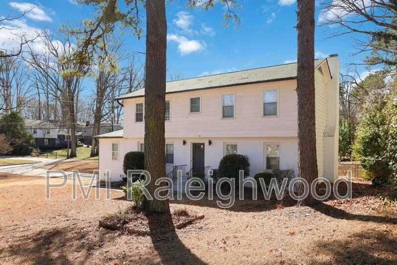 322 E Millbrook Rd - Photo 2 of 29