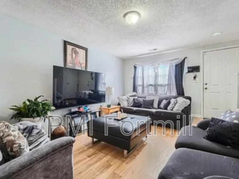 3602 Huyton Ct - Photo 2 of 10