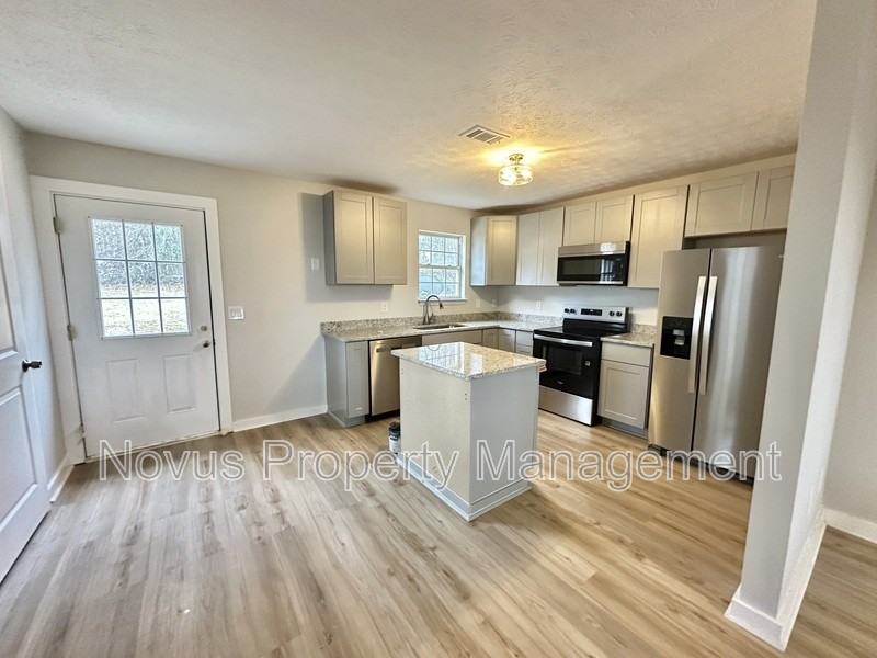 427 Old Newnan Rd - Photo 3 of 14