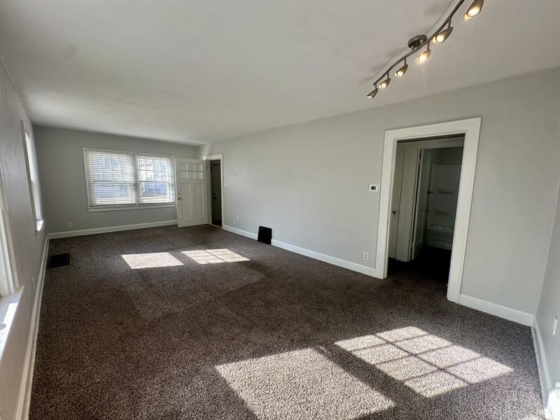 950 Center Point Rd Ne - Photo 4 of 21