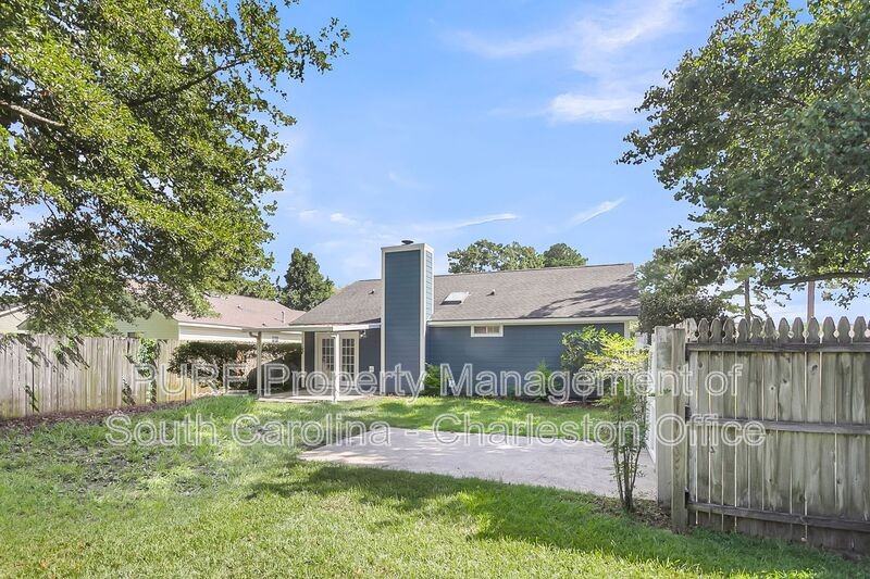 9870 Levenshall Dr - Photo 7 of 36