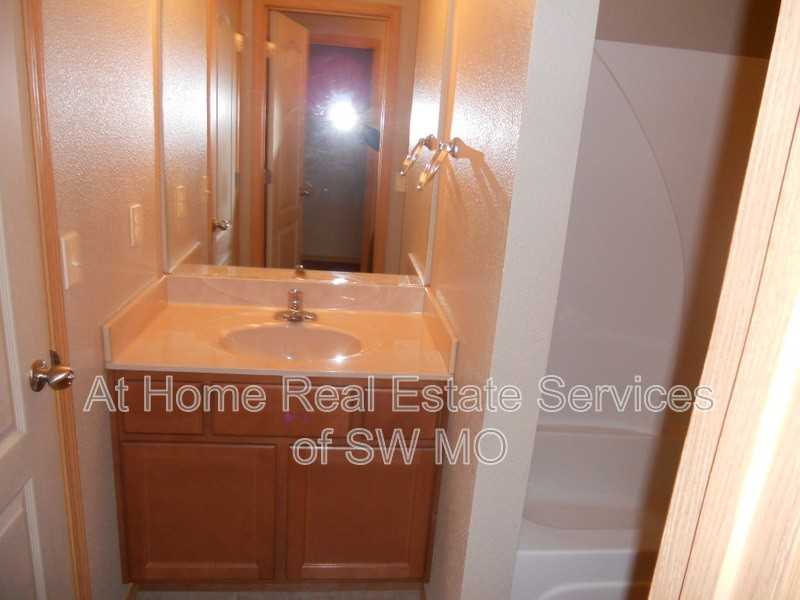 650 S Rilynn Ave - Photo 7 of 13