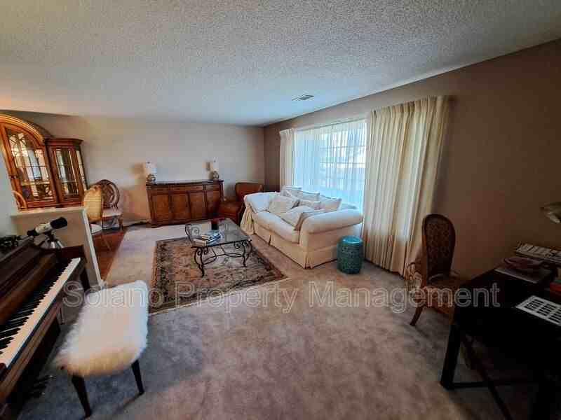 110 Wayne Ct - Photo 5 of 39