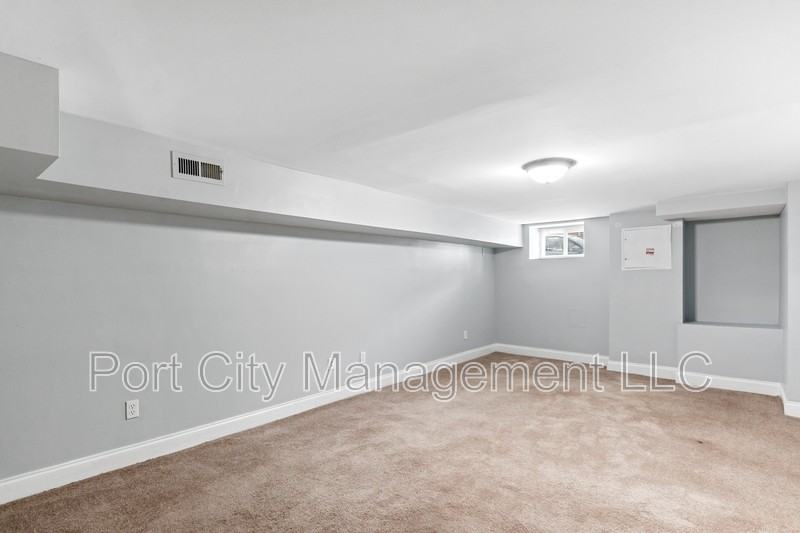 3210 E Fairmount Ave - Photo 7 of 27