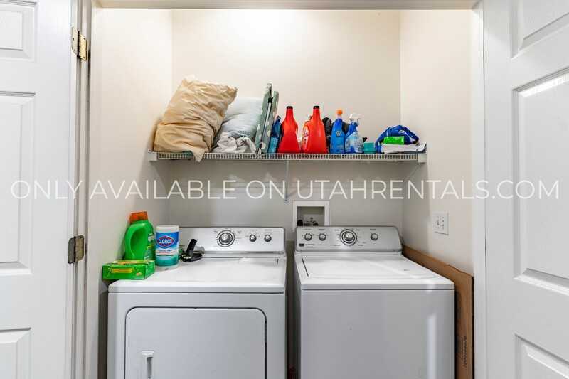 331 Belmont Pl - Photo 5 of 22