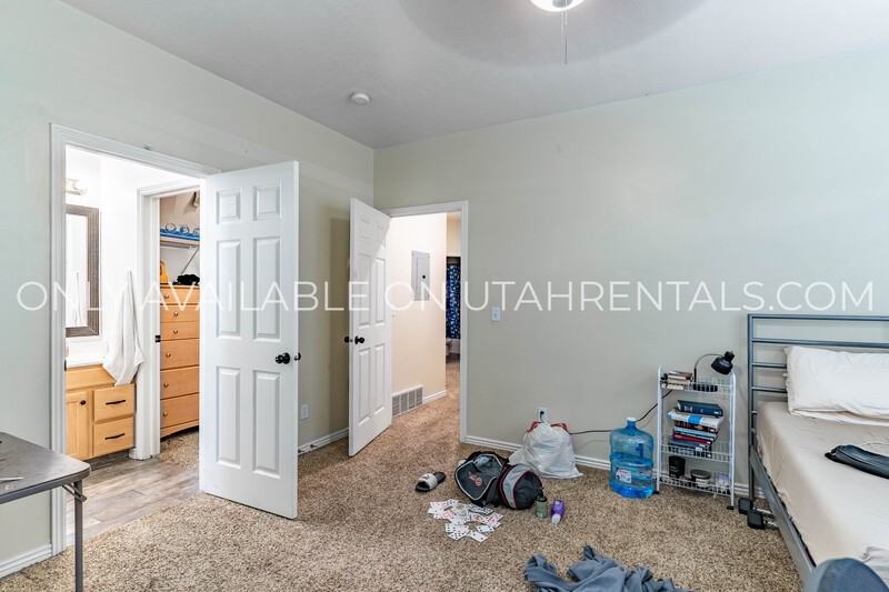 331 Belmont Pl - Photo 7 of 22