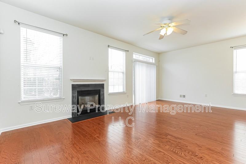 1610 Fela Dr - Photo 5 of 20