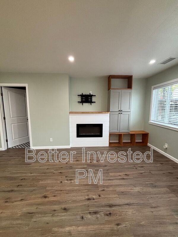 401 W Sierra Ave #B - Photo 2 of 14