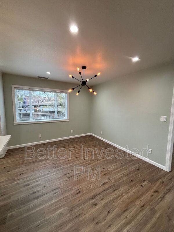 401 W Sierra Ave #B - Photo 5 of 14