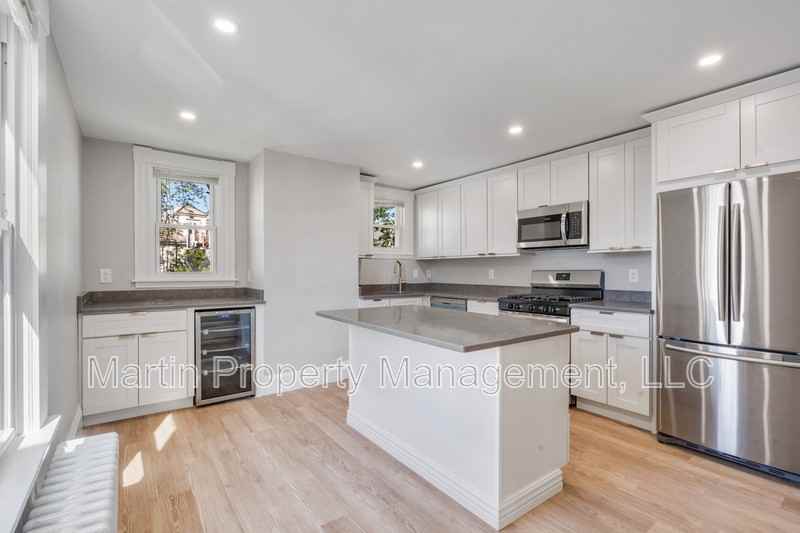 12 Beltran St - Photo 2 of 12