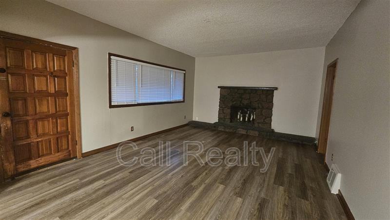 714 W Kiernan Ave #A - Photo 3 of 16