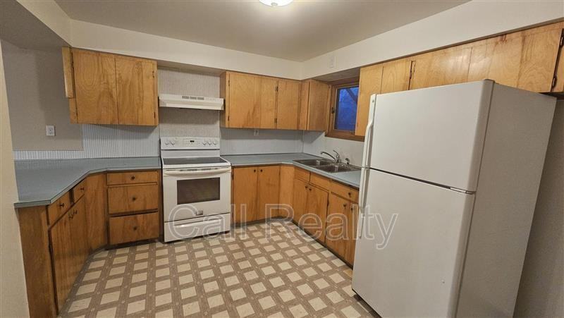 714 W Kiernan Ave #A - Photo 6 of 16