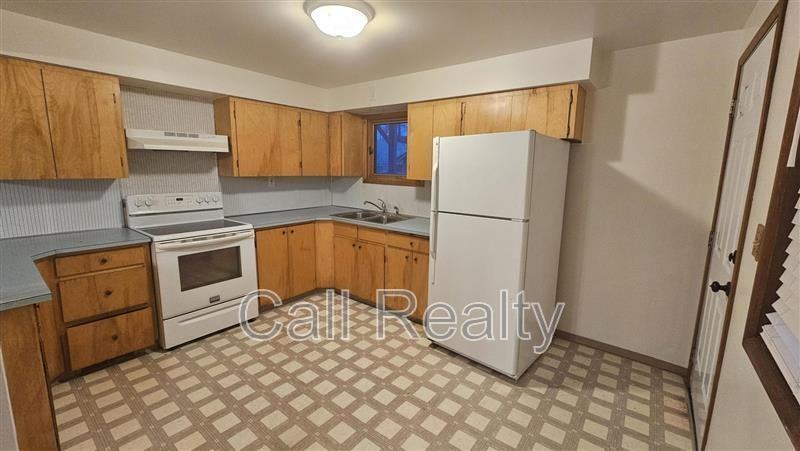 714 W Kiernan Ave #A - Photo 7 of 16