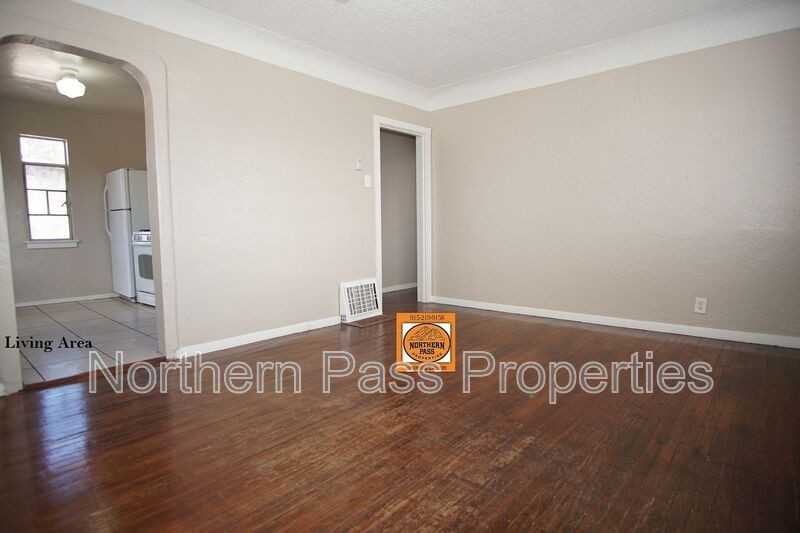 1226 Huckleberry St - Photo 4 of 12