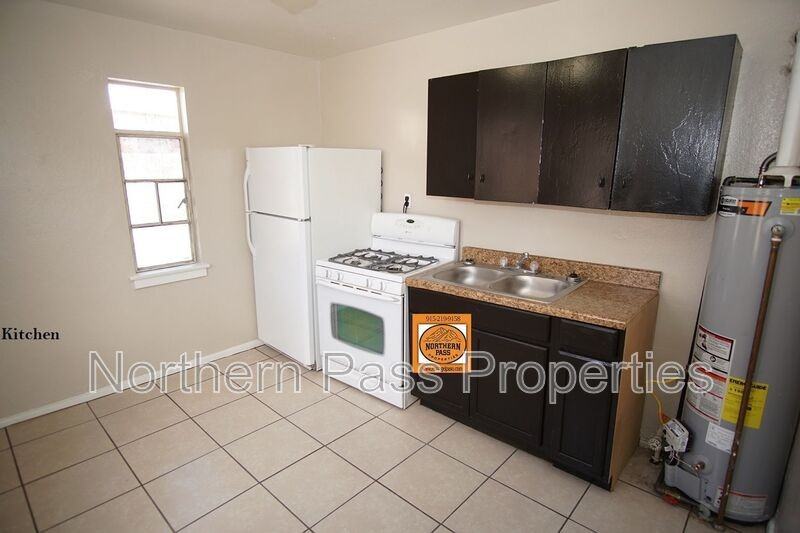 1226 Huckleberry St - Photo 6 of 12