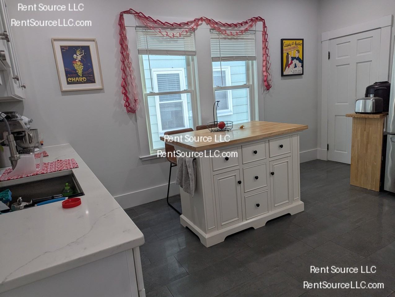 14 Seven Pines Ave - Photo 6 of 20