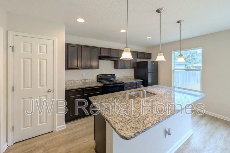 8709 Galveston Ave - Photo 4 of 18