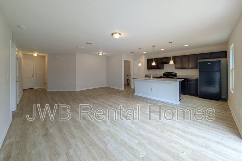 8709 Galveston Ave - Photo 5 of 18