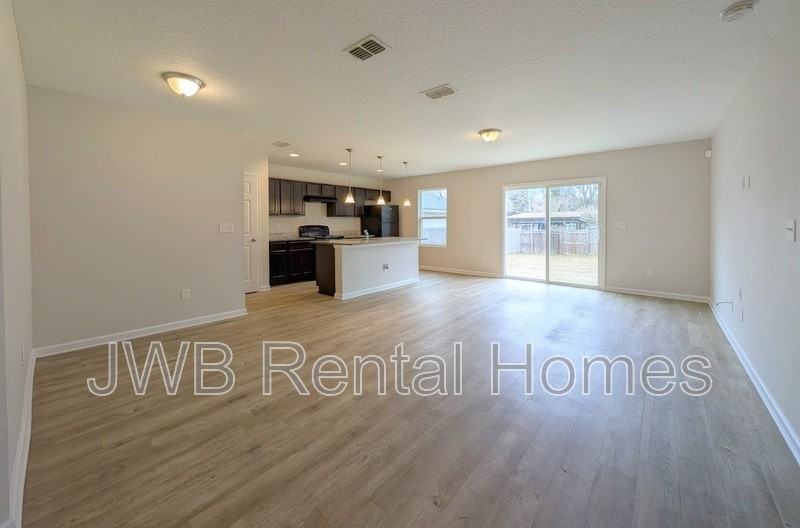 8709 Galveston Ave - Photo 6 of 18