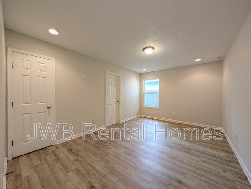 8709 Galveston Ave - Photo 7 of 18