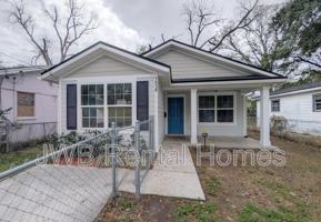 featured image of 1538 W 7th St