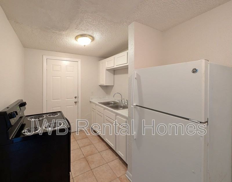 3045 Nolan St - Photo 2 of 10