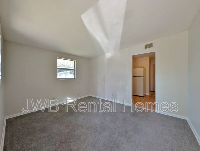 3045 Nolan St - Photo 3 of 10