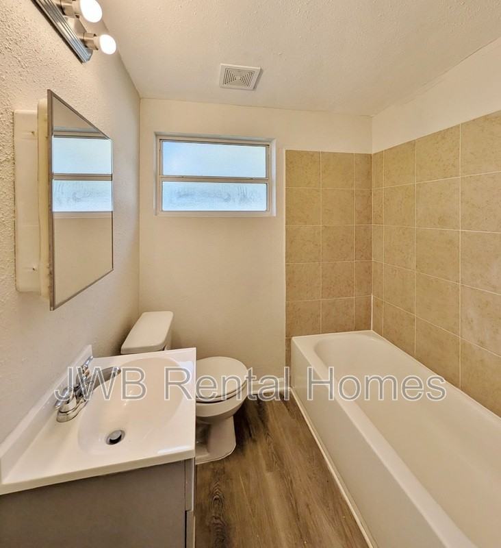 3045 Nolan St - Photo 7 of 10