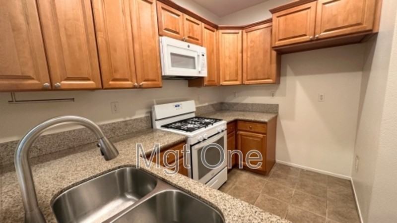 5 Emory - Photo 2 of 21