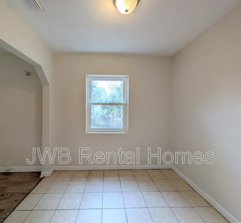 8917 Madison Ave - Photo 5 of 16